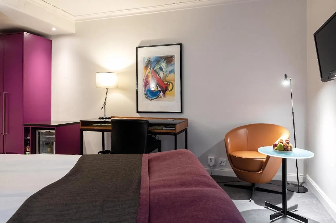 Elite Hotel Stockholm Plaza 4*,